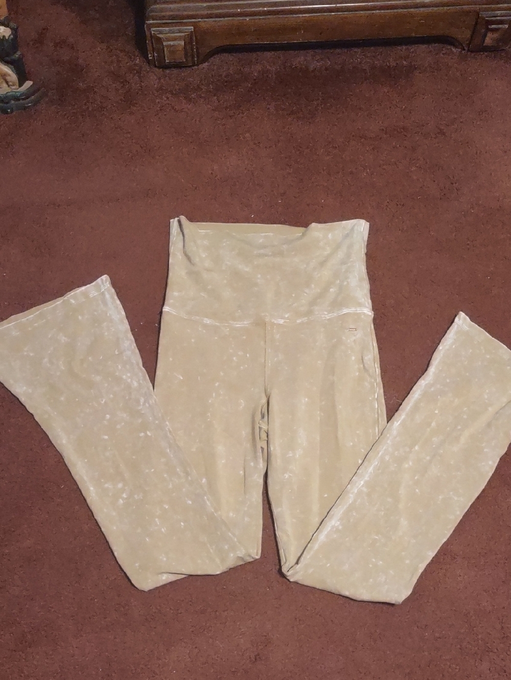 PINK Victoria's Secret Tan Tie Die Flair Bottom Leggings. Size S.